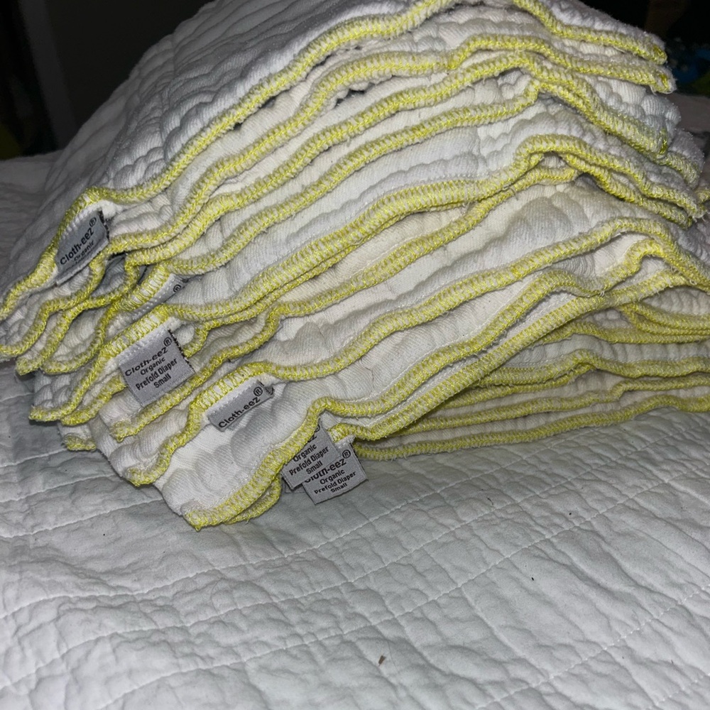 21 Cloth-eez Organic Prefolds Size Small. Green mountain (unbleached)